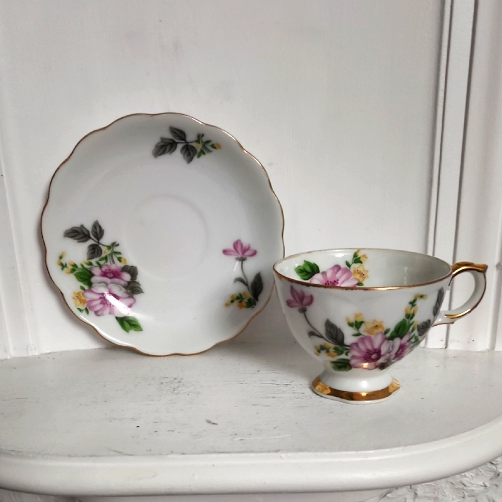 Hand Painted Trimont China Cup And Saucer Collectible.excellent vintage